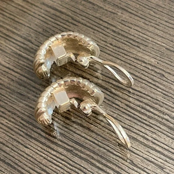 Vintage Premier Designs Ribbed Silver-tone Clip Earrings - Picture 8 of 14